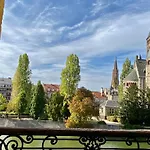 Au Fil De L\'Eau